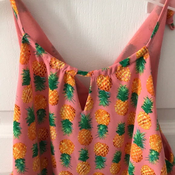 Pink pineapple summer tank top - Picture 3 of 4